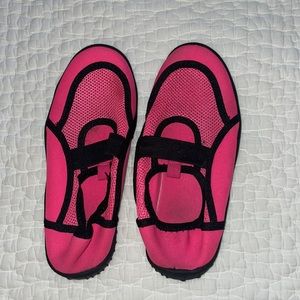 Wonder Nation 13/1 swim shoes